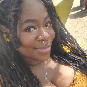 Meet your Posher, Leah